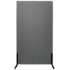 ZONE Hush Wall Akustikvæg Rumdeler Mørkegrå stof 136x80 cm med standardfødder